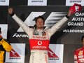 J・バトンが“災い転じて福となす”。接触と早すぎたタイヤ交換で優勝!?