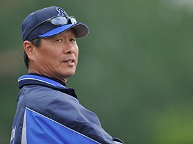 尾花新監督は横浜を変えられるのか？ 問われる「名参謀」の“決断力”。