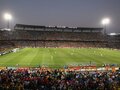 熱狂的空気を演出する、老舗スタジアムの底力。～南アでのサッカー観戦の醍醐味～