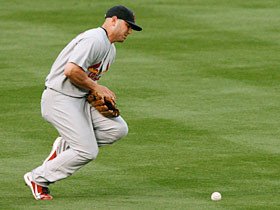 ホリデイの落球とオーウェンの捕逸。～MLB史に残るエラーの物語～
