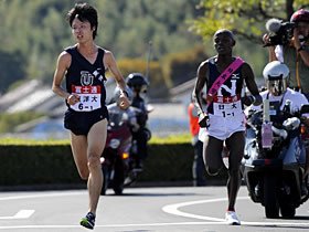 「巨大感動装置」に彩られた、箱根駅伝の“経済戦争”を読み解く。