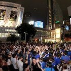 サポーターで埋め尽くされた渋谷駅前交差点