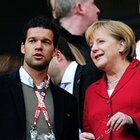 バラックとメルケル首相
