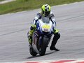 モトGPのライダーがコーナーで足を出す理由。