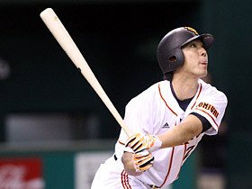 小笠原の“ガッツ”が覚醒した夜。イチロー、松中とは違う運命へ！