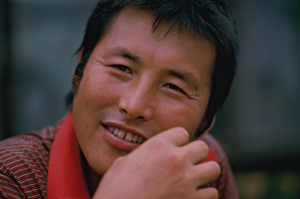 「背筋がゾクっとした」ジャンボ尾崎が真っ暗な庭でうずくまって…旧知の記者が目撃した“スーパースターの苦悩”「クラブ抱えていないと、眠れないんだよ」