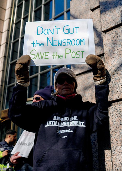 2月5日にはワシントンの本社前に数百人が集まり、人員削減に対する抗議デモが行われた