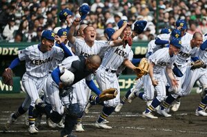 甲子園初優勝の健大高崎キャプテン“覚悟の本音”「僕らは五厘刈りで優勝できた」昭和っぽい野球か、スマートな野球か…その議論を超えた日