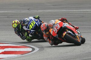 【新旧王者の争い】ロッシとマルケス、両王者の報復戦。 マレーシアGPが史上最低のレースに