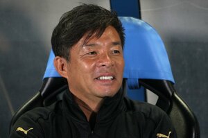 「辞めることになったから」川崎F・鬼木達50歳が息子に“監督退任”を伝えた日「顔を見合って号泣です（笑）」番記者が初めて聞いた“家族の話”
