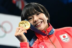 「無敵の金メダリスト」藤波朱理20歳、圧巻なのは“強さ”だけではなく…「五輪のレスリングでこんなの見たことない」現地記者が驚いた“ある光景”