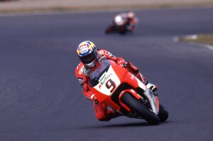 《事故死から15年》32歳で早逝…天才ライダー・阿部典史が1996年日本GPで見せた歴史的優勝への独走、鈴鹿の全観客が祈った「ノリック、転ぶな！」