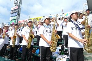 【話題です】豊橋中央の応援でまさか…“超異例の助っ人”が出現「地方大会決勝で敗れた相手」を東邦がサポート「同じ愛知の仲間」「即答でOK」甲子園ウラ話