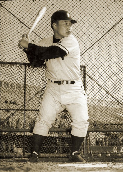 1953年には36本塁打を放ち、20歳で本塁打王に。大映、近鉄のチーム本塁打数を個人で上回った