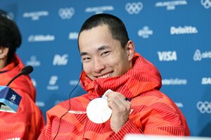 【金メダル】「ご褒美にデコピンと同じ犬種を飼いたい」ビッグエアで日本“金1号”の丸刈りボーダー・木村葵来とは何者?「坊主の理由」「勝利の要因」語った