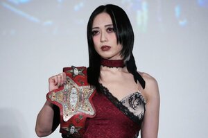 【祝・MVP受賞】“女子初の快挙”へ…上谷沙弥はプロレス大賞MVPを受賞できるのか？ 発表直前に聞いた“本音”「正直怖い気持ちも…女子プロレスの未来が変わる」