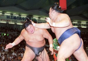 【NEW】大相撲なのに「まるでヘビー級ボクシング」…17発“伝説の張り手合戦”はなぜ起きた？ 22歳元ケンカ番長・千代大海に武双山26歳は「キレました」