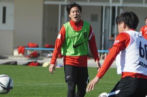 【話題】34歳シーズンに浦和新加入の岩尾憲「サッカー界の流れも変え得る働きを」 “遠藤保仁的なスキル”と若手への好影響