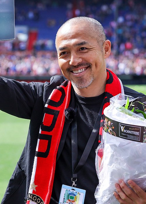 2024年にフェイエノールトの試合に登場し、笑顔を見せた小野