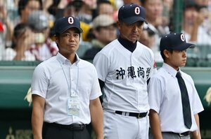 【話題】「兄は野球部長、弟もセンバツV」沖縄尚学の“3兄弟”ロッテ・伊志嶺翔大コーチが振り返る「優しい兄貴分」比嘉公也監督の“一期生”だったあの夏