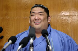 靭帯損傷の尊富士に師匠は「止めておけ。力が入らないなら無理だ」 休場か、強行出場か…110年ぶりの快挙を生んだ“究極の選択”の舞台裏