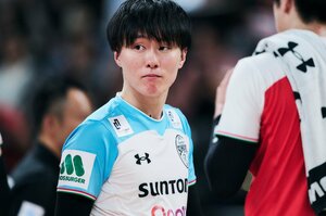 「藍がいて、セキさんがいる安心感」リベロ小川智大（29歳）が明かす“王者サントリー移籍”の理由…ミドル小野寺も期待する“小川効果”とは？