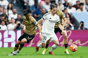 久保建英23歳vsモドリッチ39歳「吹っ飛ばし、抜き去った」後の敬意…“マドリー栄光の10番”涙と笑顔の別れ「好きになった言葉を」