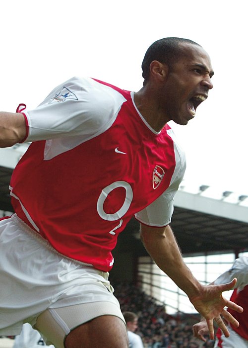 '04年4月9日のリバプール戦・後半5分、値千金の勝ち越しゴールを決めたアンリ