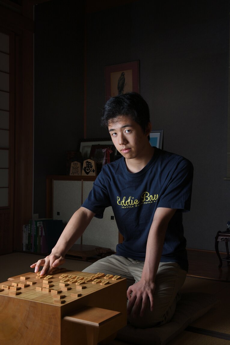史上最年少棋士としてデビューした当時（写真は右に続きます）　©Keiji Ishikawa
