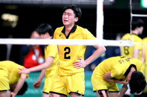 春高バレー直前の訃報「先生いるかな…つい教官室を見ちゃう」故・畑野監督と目指した“高校3冠”、重圧を乗り越えた鎮西高校の1カ月