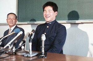 長嶋茂雄と巨人に憧れた18歳「外れドラ1確約」を裏切られ…「アンタは顔で落ちた」母の冗談に山崎武司は笑った