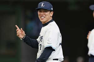 ＜前編を読む＞「監督の話はまだしゃべるなと」松井稼頭央監督、194分間の電撃休養劇　正捕手「僕の配球ミスで負けている試合もある」渡辺久信GMは…