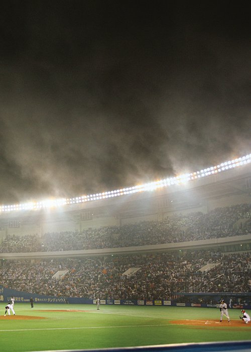 '05年に千葉マリンで初めて開催された日本シリーズ。第1戦は、球場を濃霧が覆ったため7回裏1死の時点でコールドゲームに