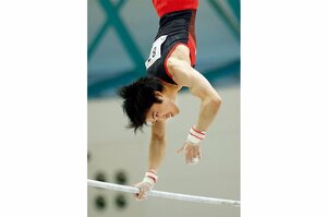 【必読】「細い一本の糸だけでも繋げておきたい」内村航平（32）が東京五輪での挫折後に明かした“体操への執念”《世界選手権出場》