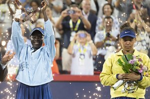 【復活前の布石】「相手を称えなかった」大坂なおみの“マナー違反”はなぜSNSで批判を集めたのか？「テニス選手はクレージー」ウィンブルドン敗戦後に語っていた言葉