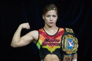 【特別グラビア】デビュー16日でベルト奪取…「誹謗中傷ありますよ」山岡聖怜18歳が語る“現役高校生レスラーのリアル”「プロレスは勇気をくれた仕事」