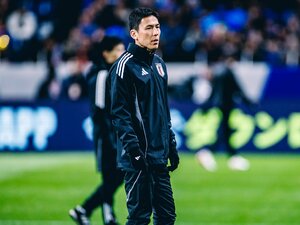 名波浩コーチは日本代表で何を教えているの？」最速W杯決定の“縁の下の