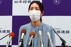 “初の女性棋士”を目指す里見香奈女流五冠につながる潮流… 女流棋界発足の功労者は大山康晴十五世名人だった〈女流棋士48年の歴史〉