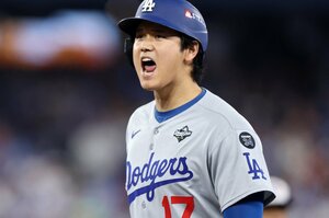 【《ブルージェイズ編》を読む】「大谷翔平のソロ本塁打はOK」本音ポツリ…中継に映らなかったブルージェイズの敗戦後ミーティングで「監督が10回繰り返した言葉」ドジャースを追い詰めた裏側