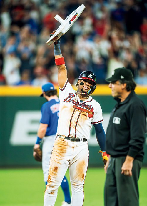 ブレーブスのロナルド・アクーニャJr.はメジャー14年ぶりの70盗塁達成。史上初の40-70でナMVPの最右翼