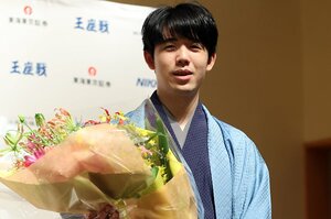 「えっ…この香車は何？」藤井聡太22歳が“AIに指せない勝負手”で評価値13％→99％「催眠術のよう」A級棋士・中村太地が解説で混乱した理由