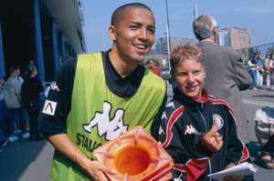 「オノは人気者だったよ」天才MF小野伸二はオランダ名門で愛された…相棒も地元記者も懐かしむワケ